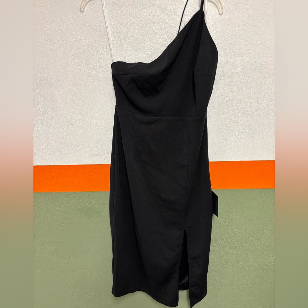 Small Lulu’s Black One-Shoulder Dress